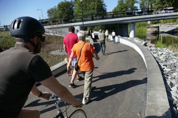 Nu är Norröborna äntligen ute och cyklar Nu är Norröborna äntligen ute och cyklar