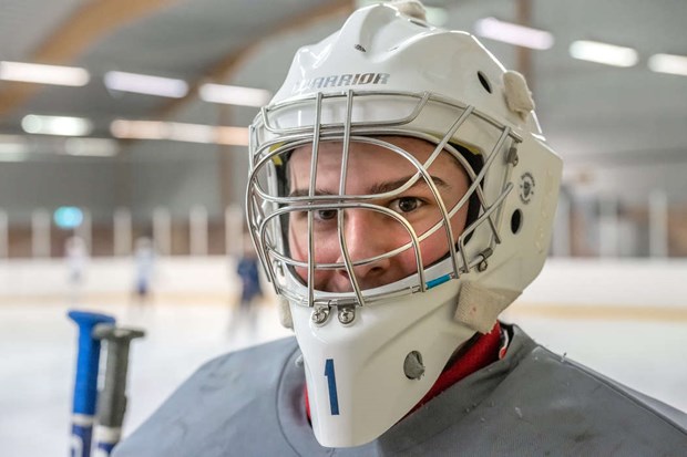 Fr�n Ungern till hockeydr�mmen i �kersberga