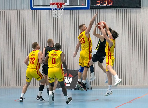 Saints föll mot AIK – rekordjämnt i Superettan Saints föll mot AIK – rekordjämnt i Superettan