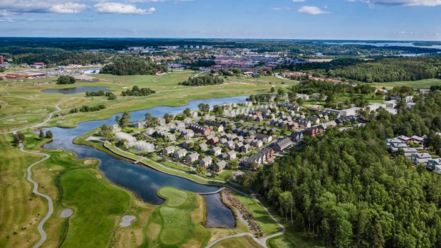 Nytt bostadsområde växer fram vid golfbanan Nytt bostadsområde växer fram vid golfbanan