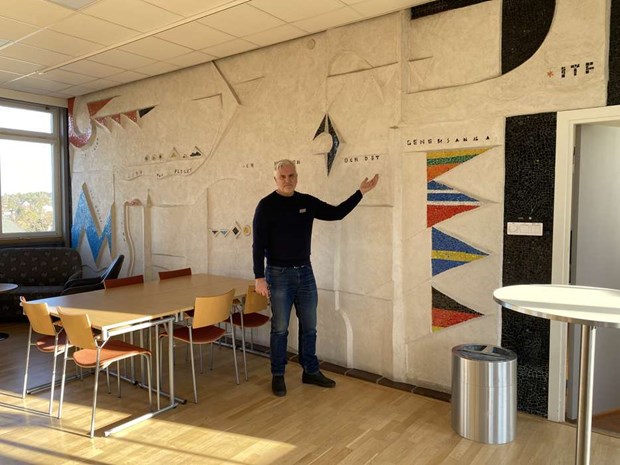 Upprorisk konst i Runös korridorer  Upprorisk konst i Runös korridorer