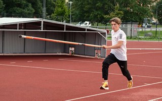 Hannes siktar mot fyra meter och medalj 