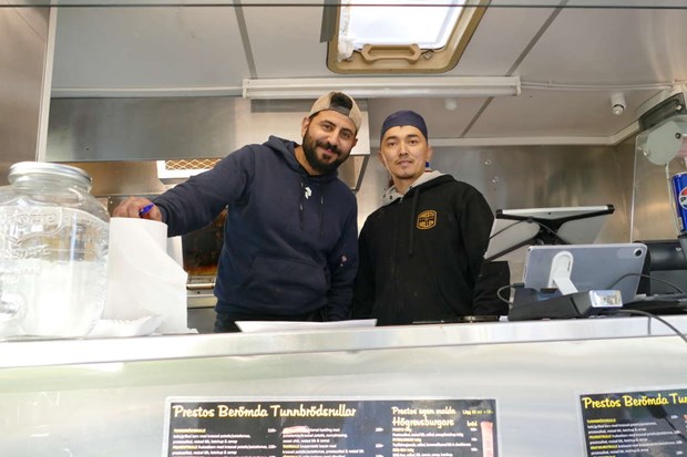 Tunnbrödsrullen har parkerat i Åkersberga Tunnbrödsrullen har parkerat i Åkersberga