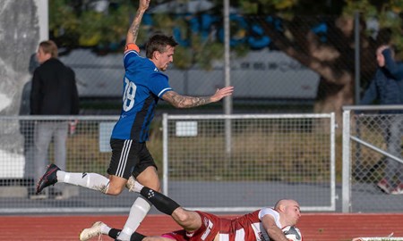 Kaptenens dubbel tog Åkersberga till final