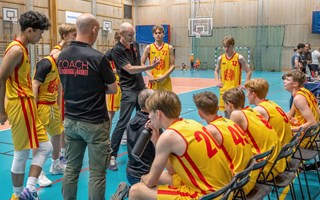 De laddar f�r USM p� hemmaplan 