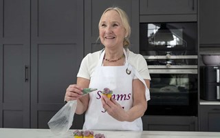 Från IT till blomster och bakverk