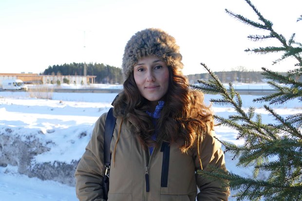 Azadeh f�ljer kampen i Iran fr�n �stersk�r 