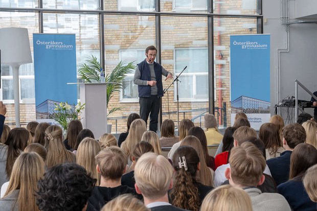 Eleverna fr�gade ut statsministern 