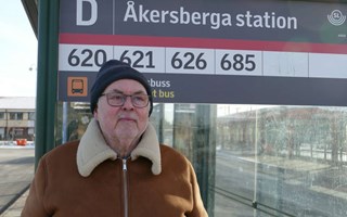 F�r tidiga avg�ngar uppr�r resen�rer