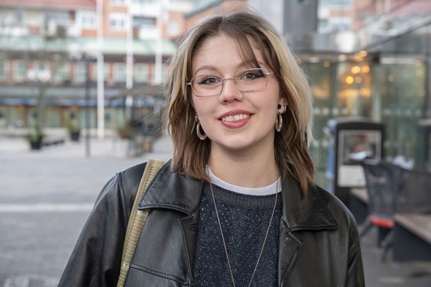 Mellodrömmen lever för Åkersbergatjejen Mellodrömmen lever för Åkersbergatjejen