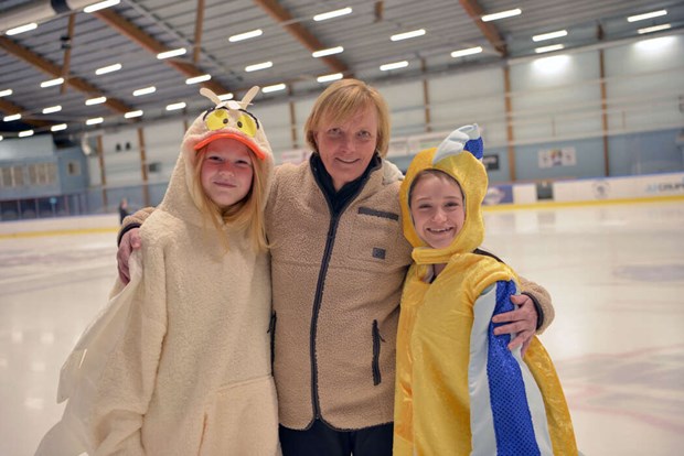 Konst�karna dyker ner under ytan