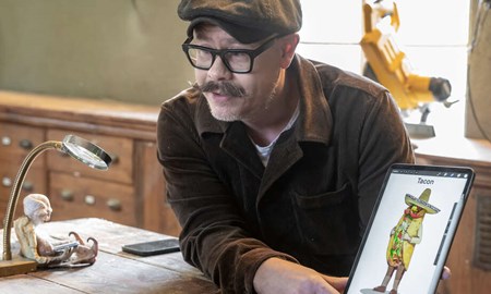 Tv� �gg i tyrolerhatt och en sjungande h�stack