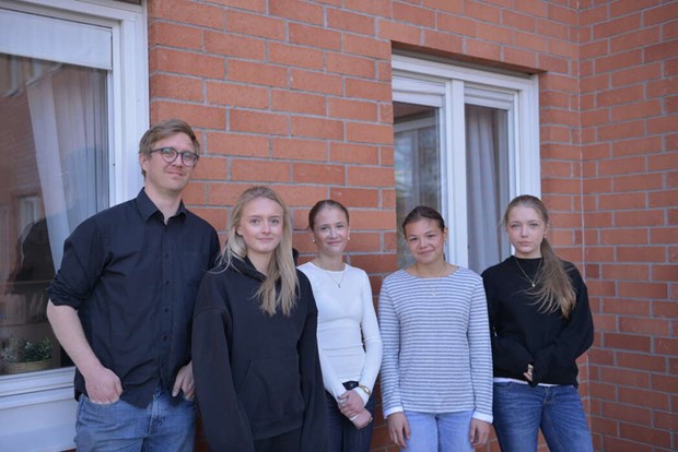 Elever vill k�pa skolbuss till v�nskola 