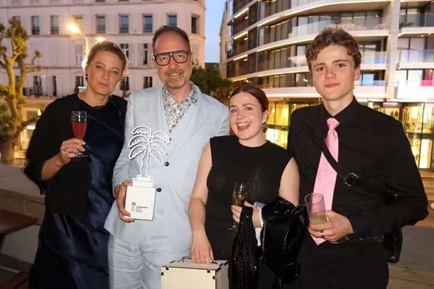 Ingmars�-serie hyllas i Cannes 