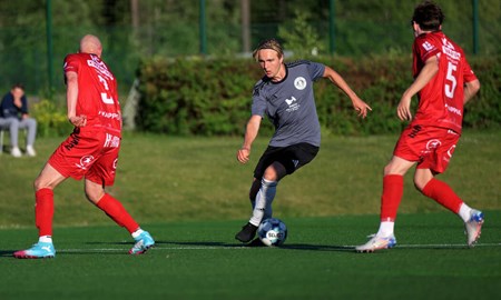 Fr�n 1�9 till en j�mn kamp mot serieledaren 