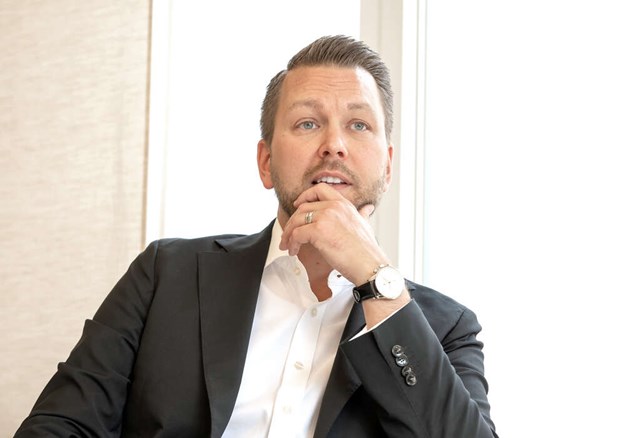 Efter timmar av debatt � g�r vidare med centrumk�pet