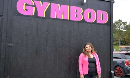 Pamela �ppnar gym i Svinninge 