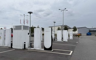Snart fungerar Teslas superladdare