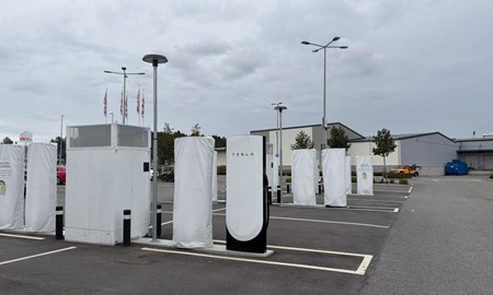 Snart fungerar Teslas superladdare