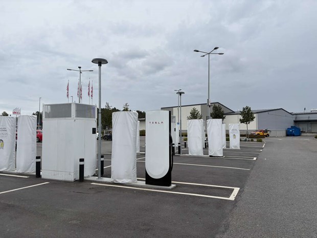 Snart fungerar Teslas superladdare 