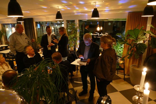 Kommunvalet i �ster�ker: M g�r sitt b�sta val n�gonsin - S backar rej�lt