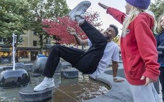 H�r tr�nas parkour mitt i centrum